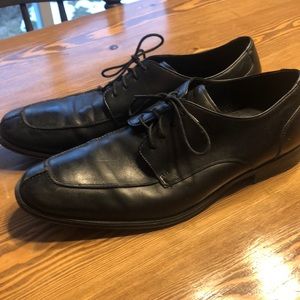 Men’s 10.5 Cole Haan black leather shoes
